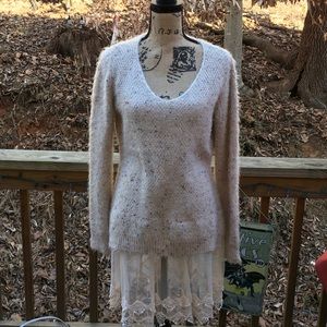 Altard St Crm Fuzzy Speckle Sheer Skirt Lace Trim